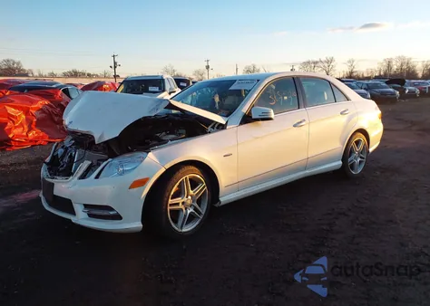 2012 Mercedes-Benz E 350 4Matic z USA, uszkodzony, nr VIN WDDHF8JB0CA532451